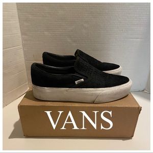 Vans Black Embossed Leather Platform Sz M 7 W 8.5
